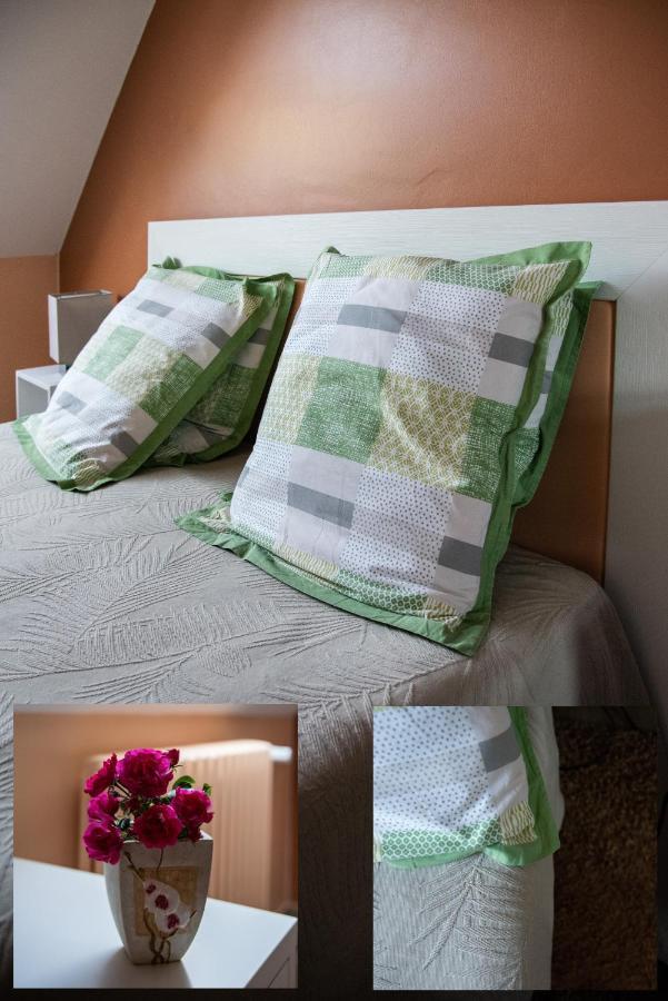 Bed and Breakfast La Longere D'Helene Lauzach Exterior foto